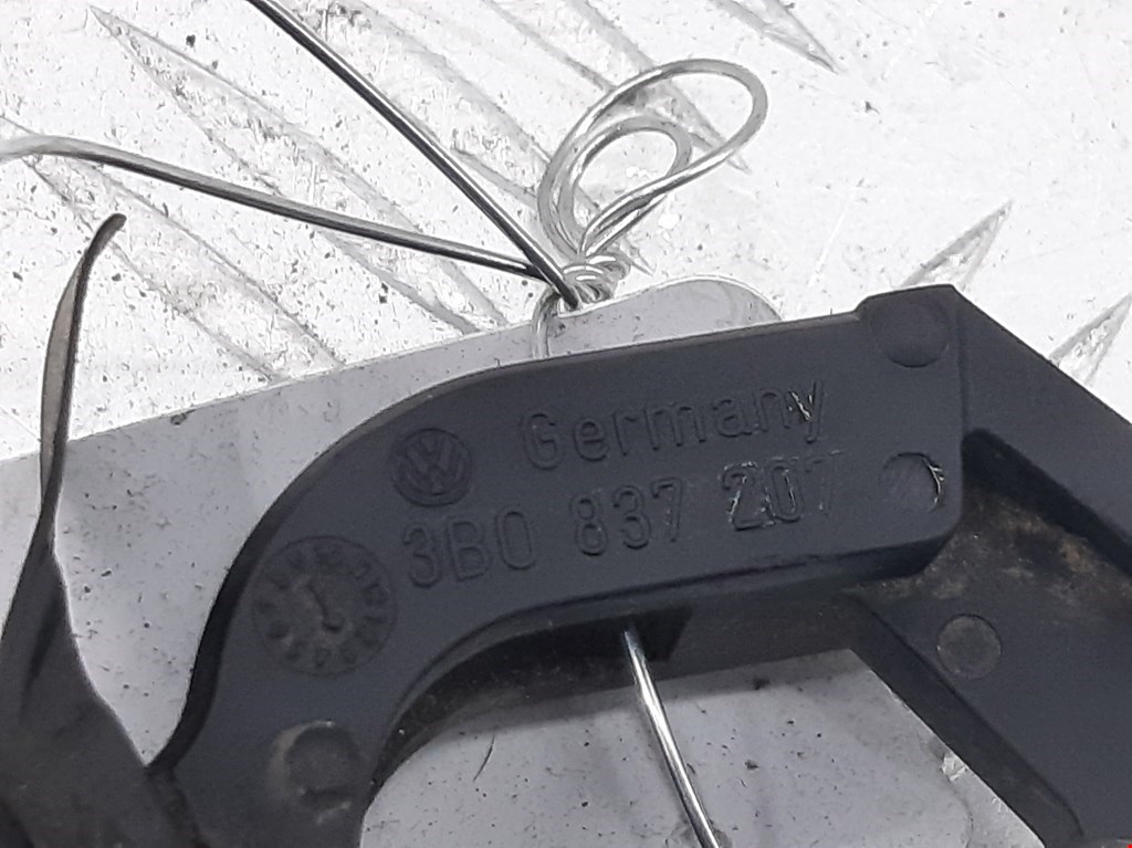 Ручка двери задней наружная правая VOLKSWAGEN Golf IV 1997-2003