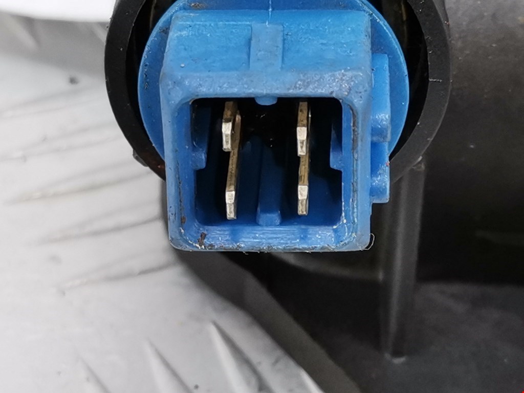 Тройник системы охлаждения AUDI A4 B5 1995-2001