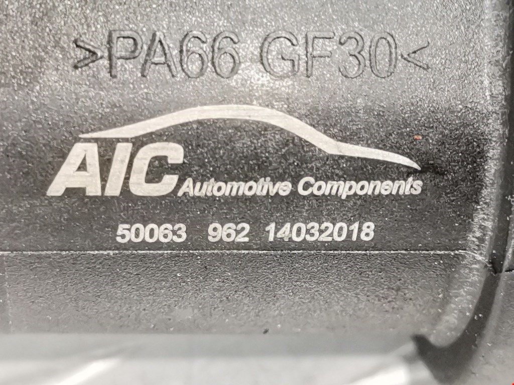 Тройник системы охлаждения AUDI A4 B5 1995-2001