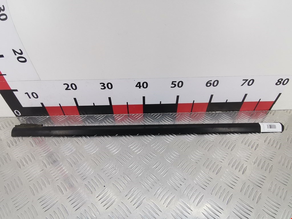 Накладка декоративная (молдинг) стекла двери задней левой Ford Focus 2 (2004-2011)