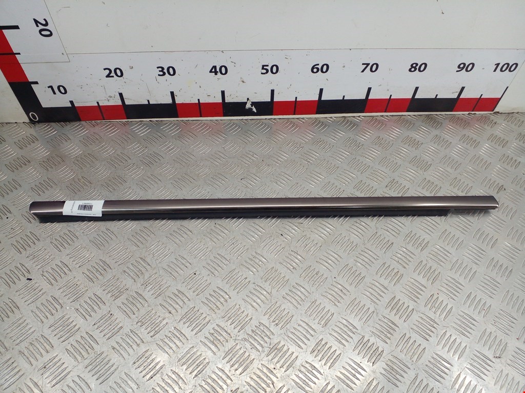 Уплотнитель стекла двери Mercedes C-Class (W203) (2000-2008)