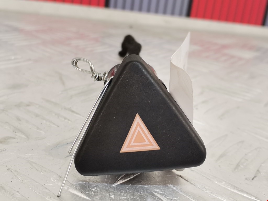 Кнопка аварийной сигнализации (аварийки) FORD Fiesta 2001-2008