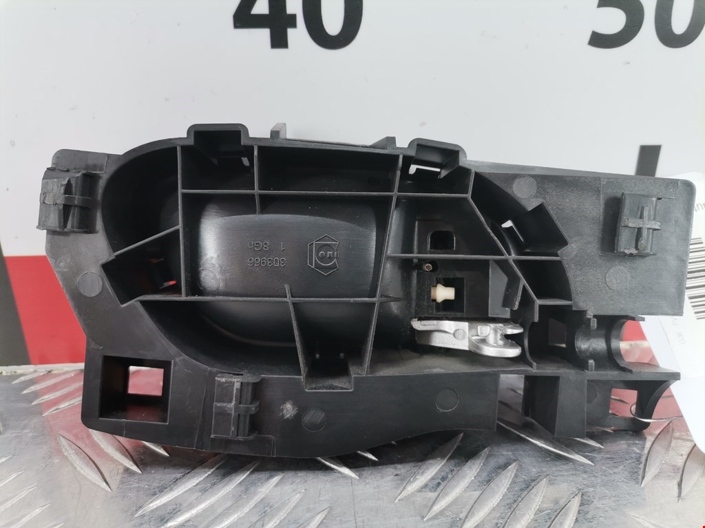 Ручка дверная передняя внутренняя левая PEUGEOT 207 2006-2015