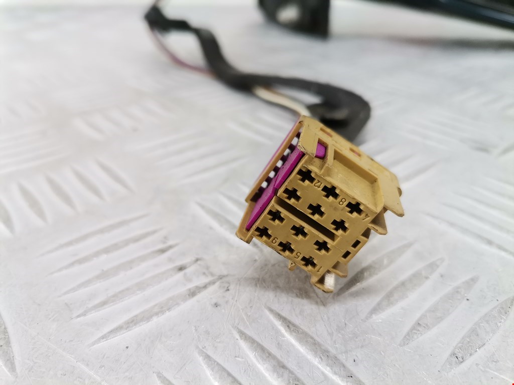 Зеркало правое VOLKSWAGEN Polo IV 2001-2009