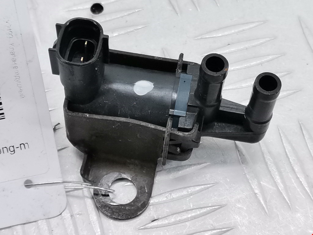 Клапан воздушного фильтра Ford Fiesta 5 (2002-2008)