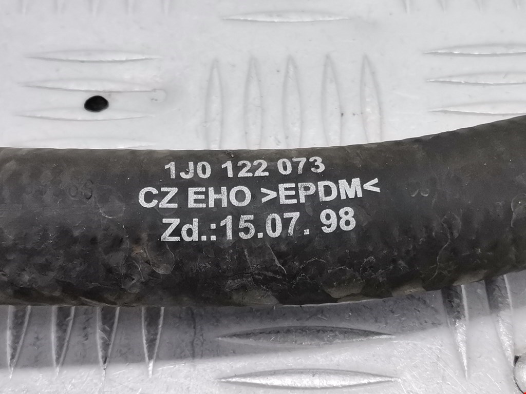 Патрубок отопителя VOLKSWAGEN Golf IV 1997-2003