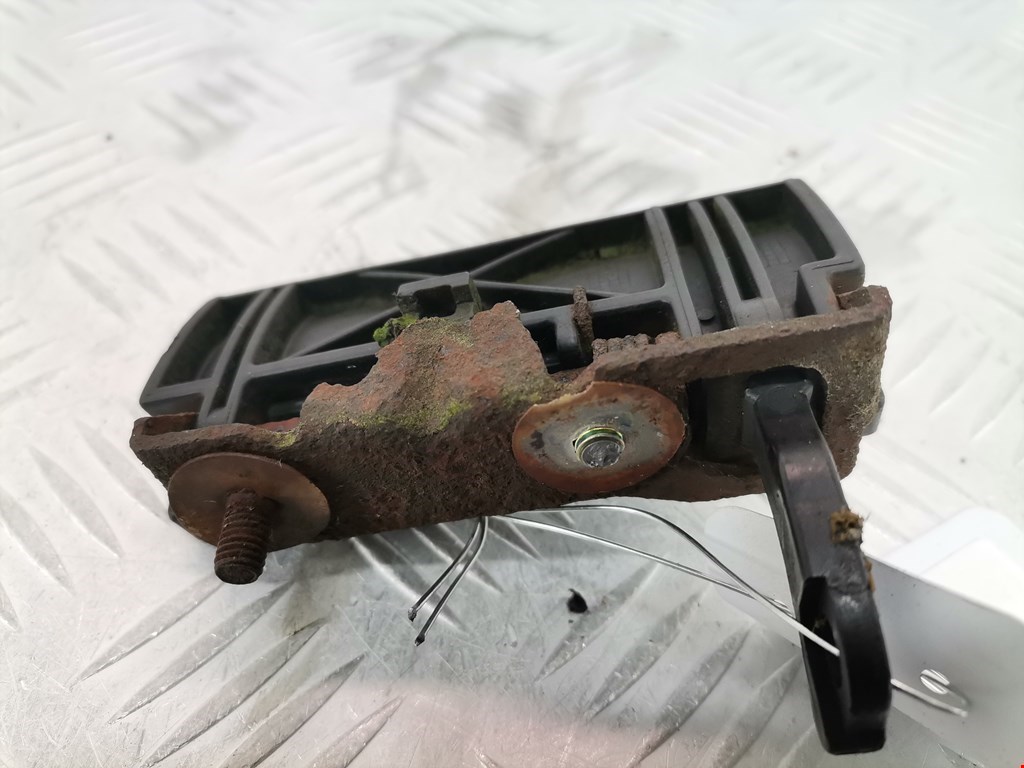 Ручка двери багажника наружная MITSUBISHI L300 1986-1999