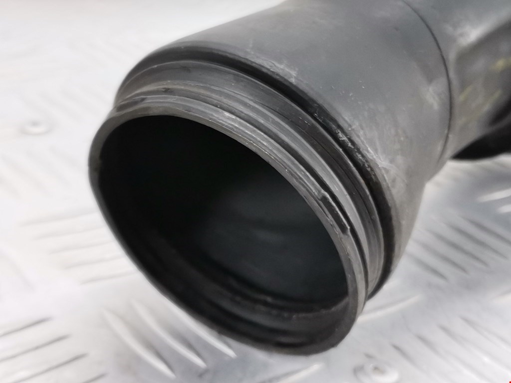 Патрубок воздушного фильтра FORD Fiesta 2001-2008