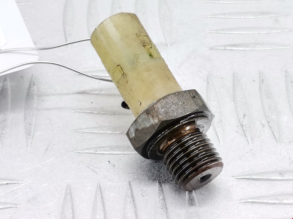 Датчик давления масла VOLVO V40 I 1995-2004