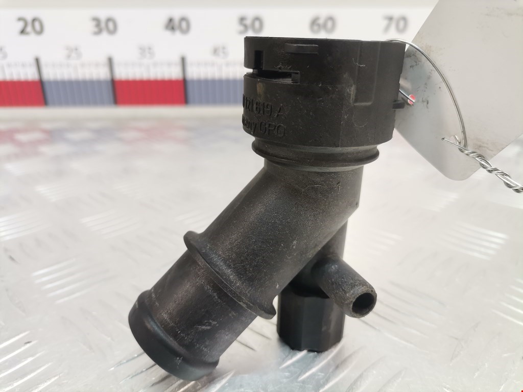 Тройник системы охлаждения VOLKSWAGEN Golf IV 1997-2003