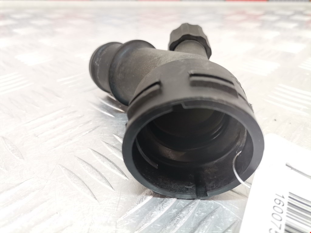 Тройник системы охлаждения VOLKSWAGEN Golf IV 1997-2003