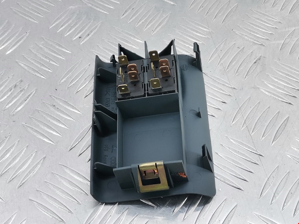 Блок управления стеклоподъемниками AUDI A4 B5 1995-2001