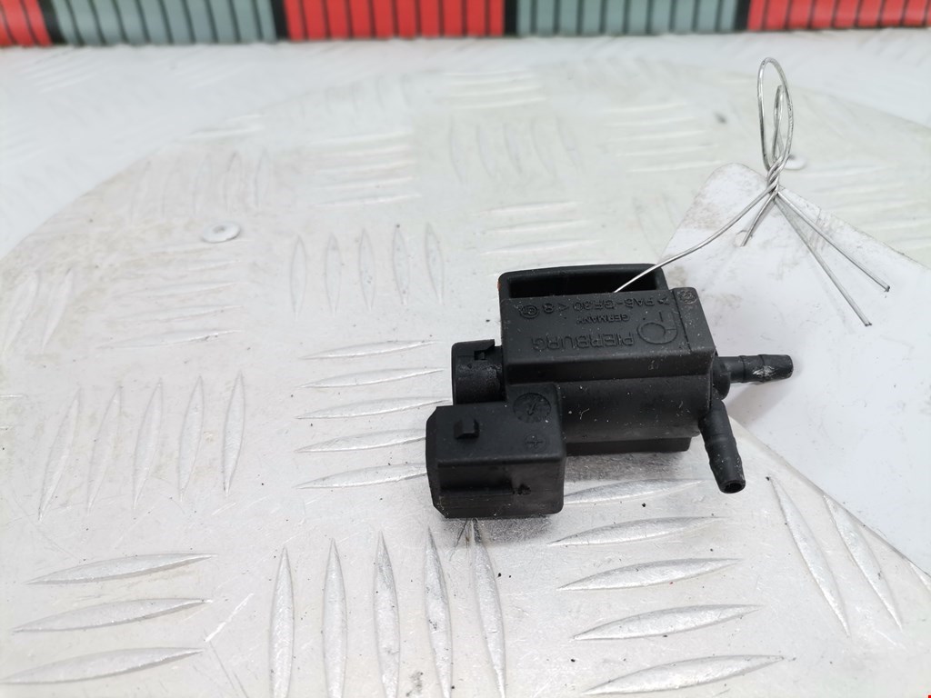 Клапан воздушного фильтра Audi A4 B5 (1994-2001)