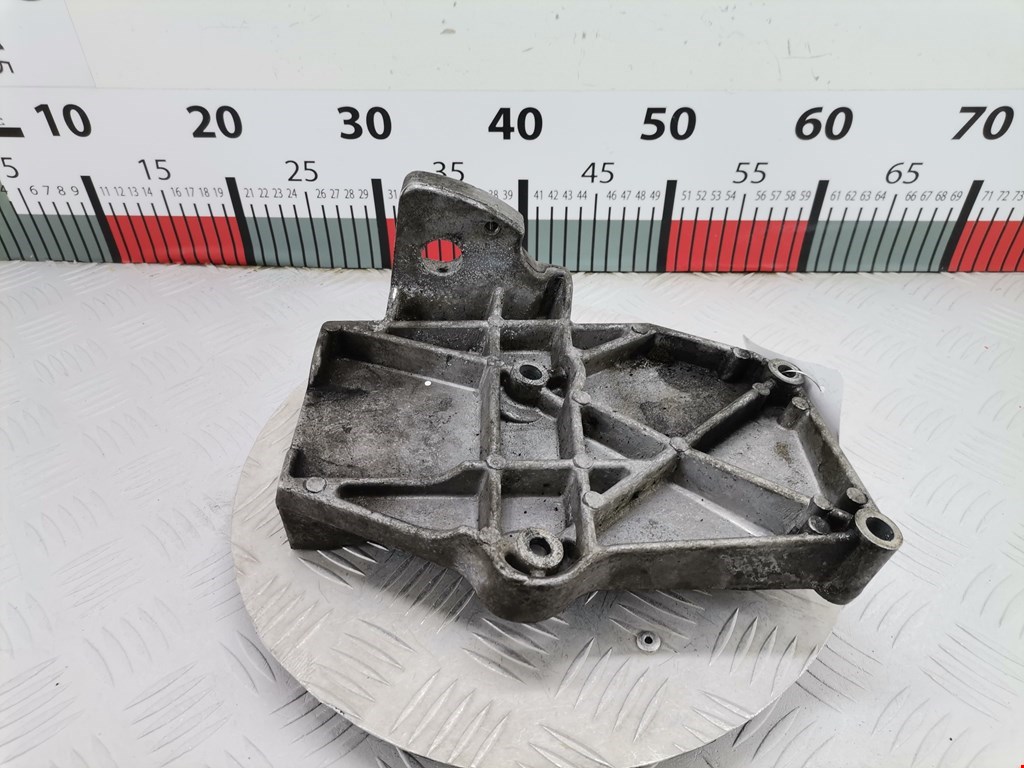 Кронштейн кондиционера AUDI A4 B5 1995-2001