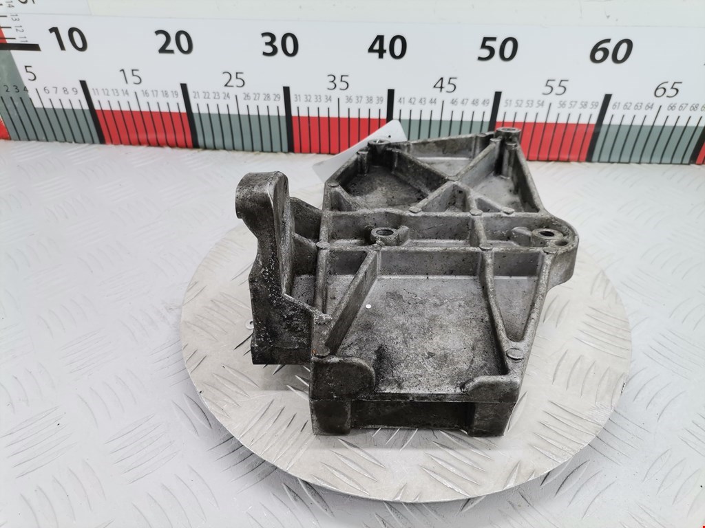 Кронштейн кондиционера AUDI A4 B5 1995-2001