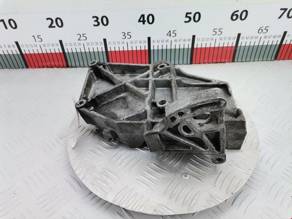 Кронштейн кондиционера AUDI A4 B5 1995-2001