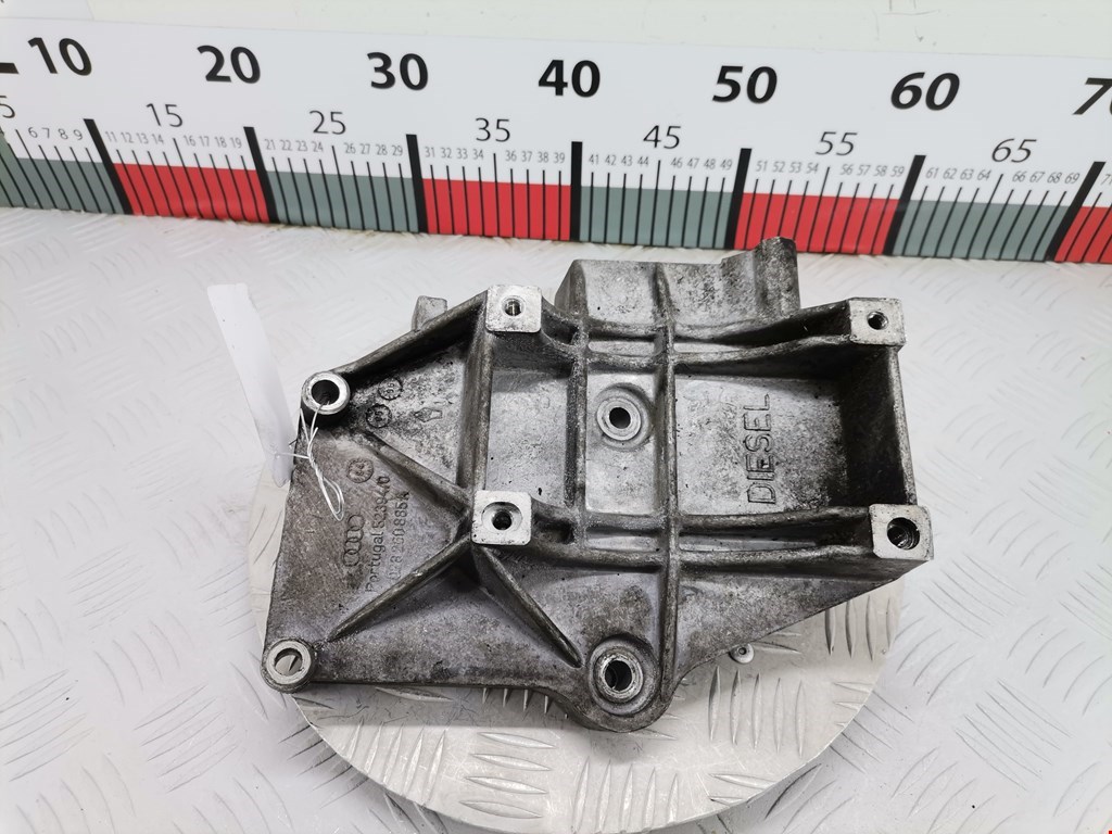 Кронштейн кондиционера AUDI A4 B5 1995-2001