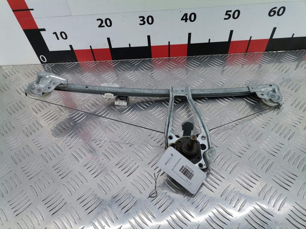 Стеклоподъемник задний левый MERCEDES-BENZ C-Class C-klasse W202 1993-2000