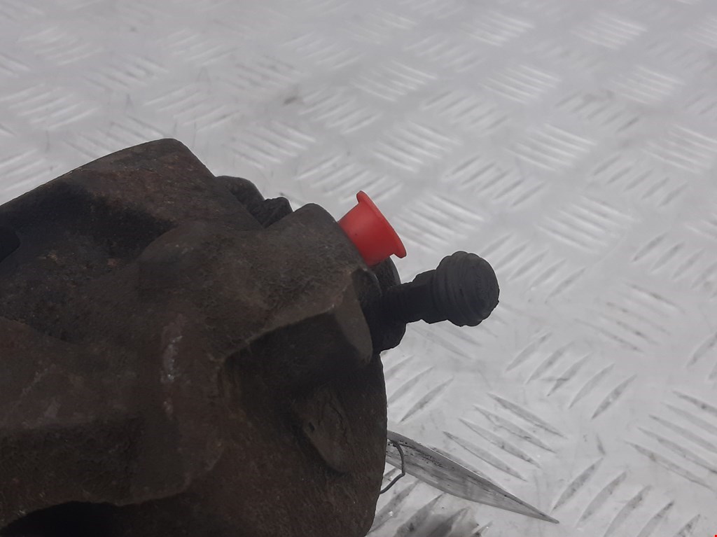 Суппорт передний правый FORD Focus II 2005-2011