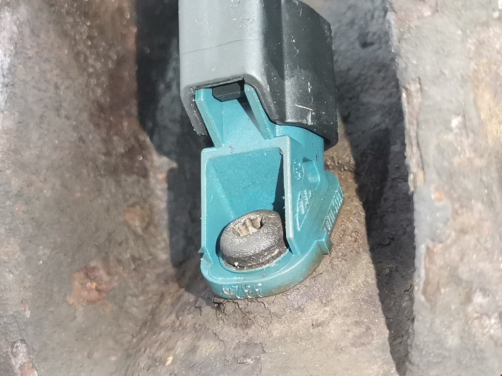 Ступица передняя правая FORD Focus II 2005-2011