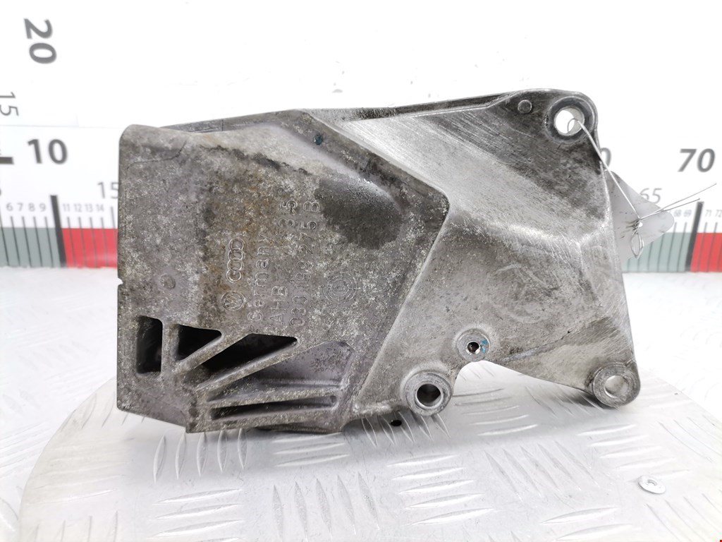 Кронштейн (крепление лапа) двигателя Volkswagen Polo 3 (1994-2002)