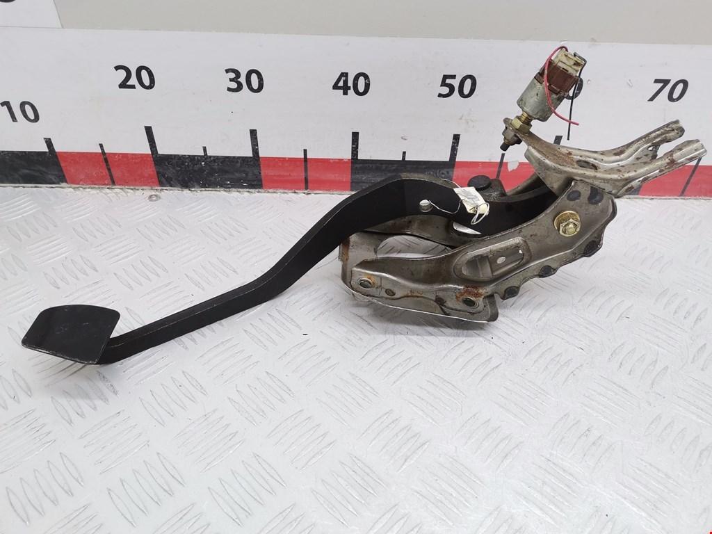 Педаль тормоза TOYOTA RAV 4 XA10 1994-2000