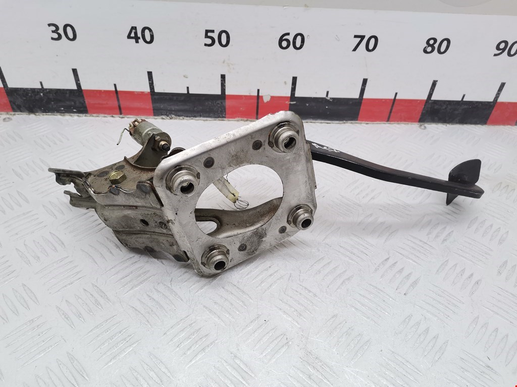 Педаль тормоза TOYOTA RAV 4 XA10 1994-2000