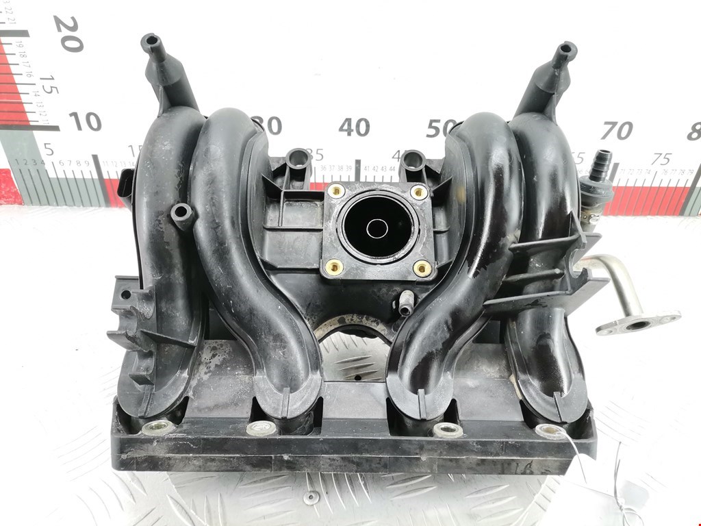 Коллектор впускной VOLKSWAGEN Polo III 1994-2001