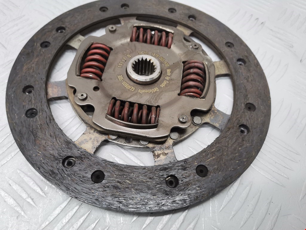 Маховик (демпфер сцепления) FORD Fiesta 2001-2008