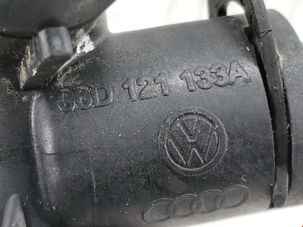 Тройник системы охлаждения AUDI A4 B7 2004-2007