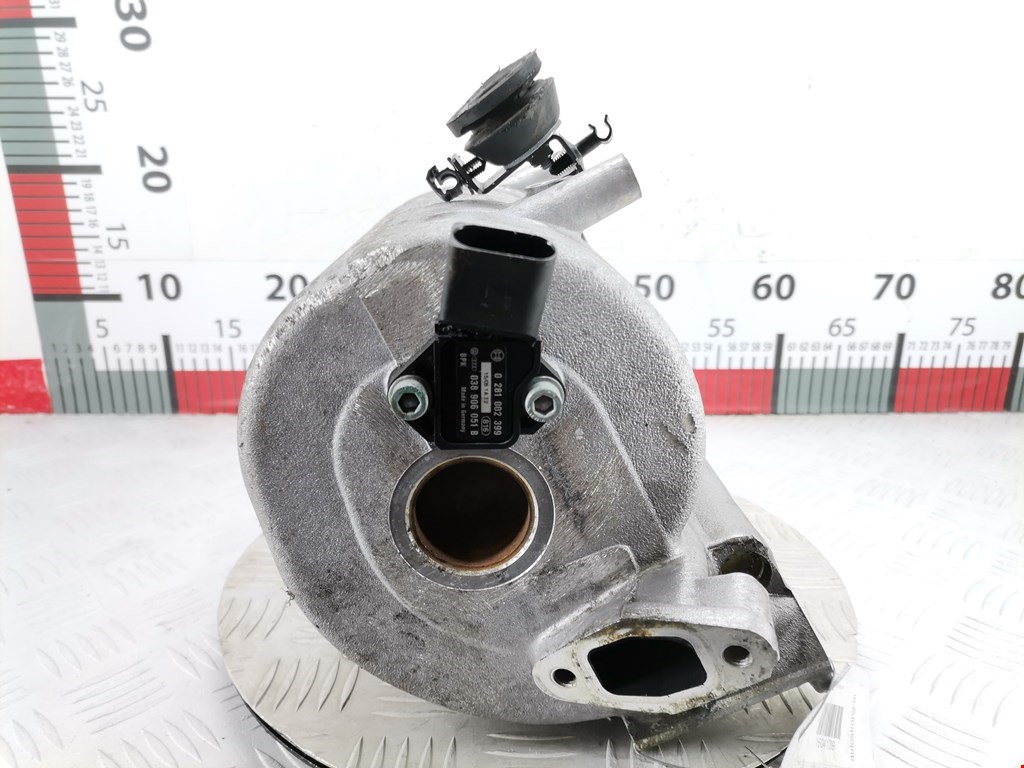 Коллектор впускной VOLKSWAGEN Golf V 2003-2009