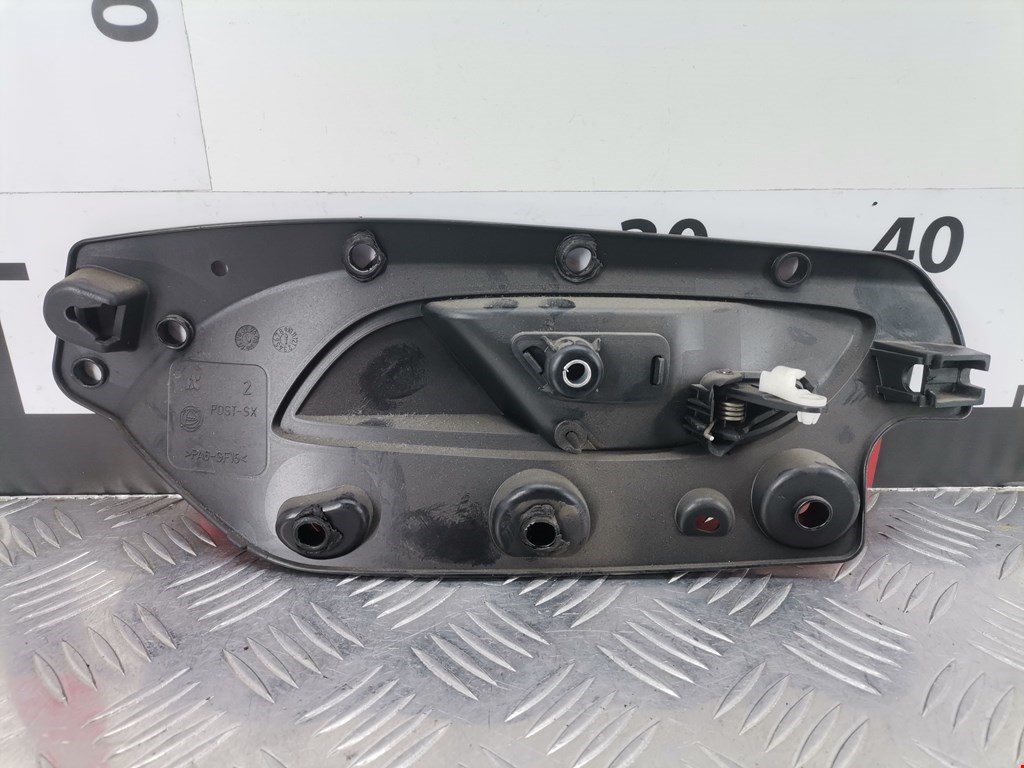 Ручка дверная задняя внутренняя левая FIAT Grande Punto 2005-2009
