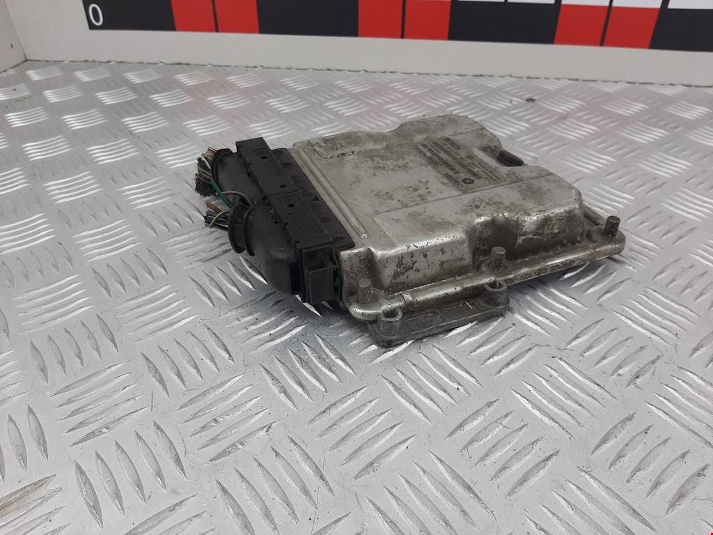 Блок управления двигателя (ЭБУ) CHRYSLER Voyager IV RG 2001-2007