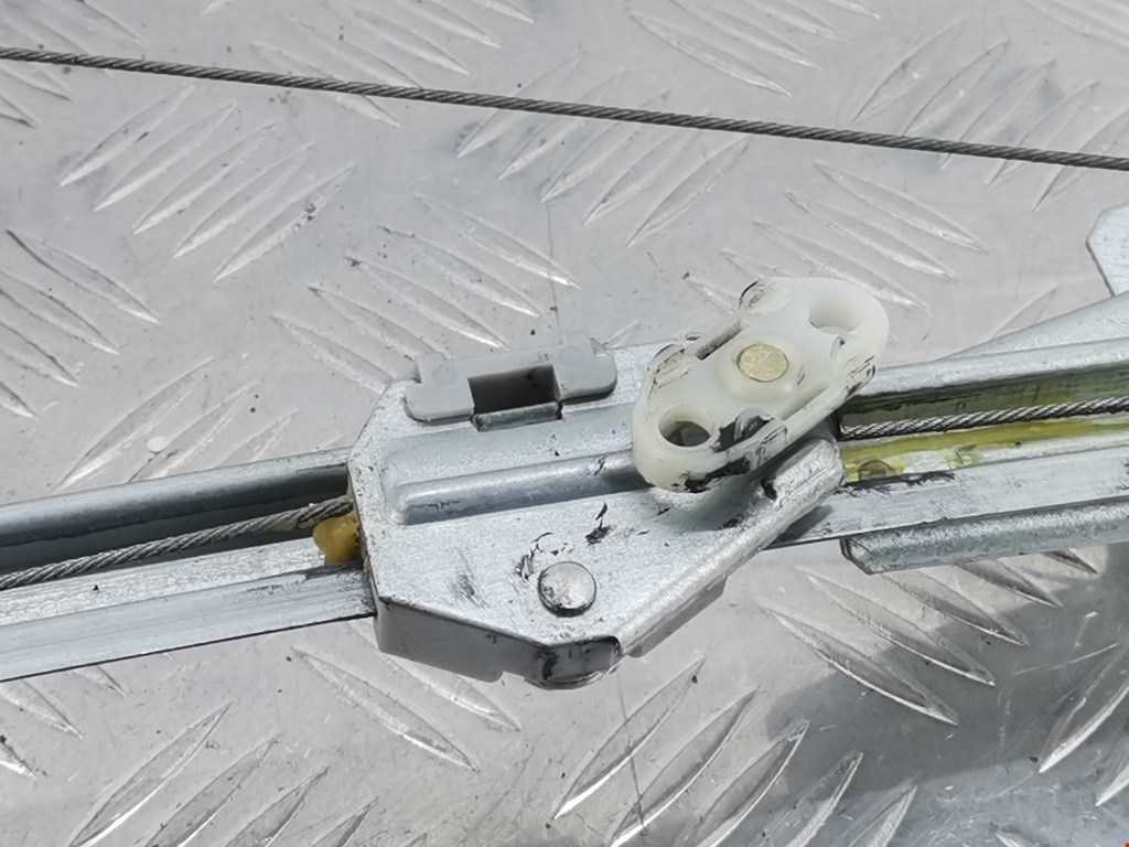 Стеклоподъемник задний левый OPEL Corsa B 1993-2000