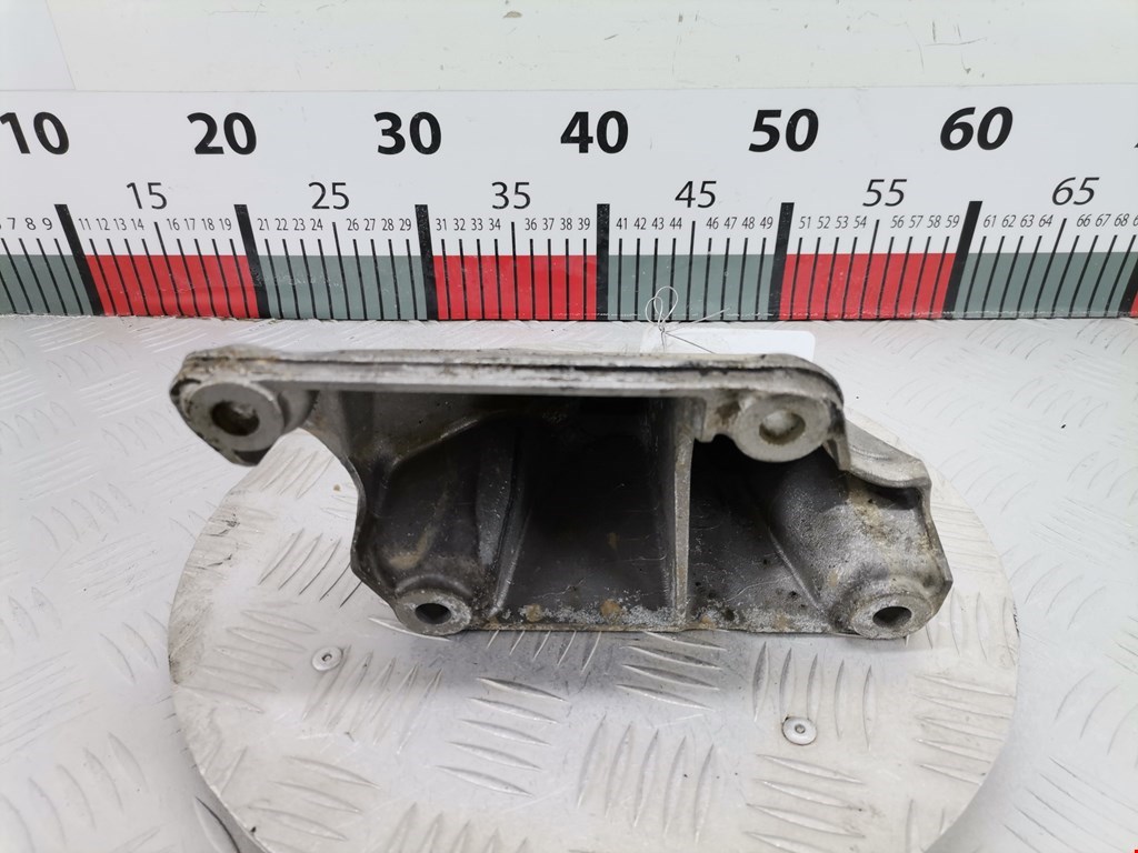 Кронштейн (крепление лапа) двигателя BMW 3-Series (F30/F31/F34/F35) (2011-2020)