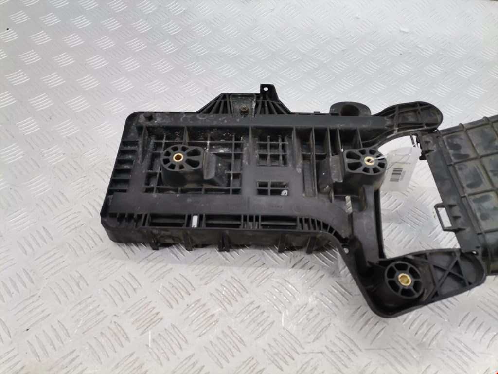 Крепление АКБ (корпус/подставка) VOLKSWAGEN Golf V 2003-2009