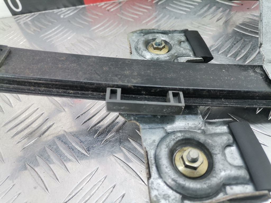 Стеклоподъемник задний правый VOLKSWAGEN Golf III 1991-1997