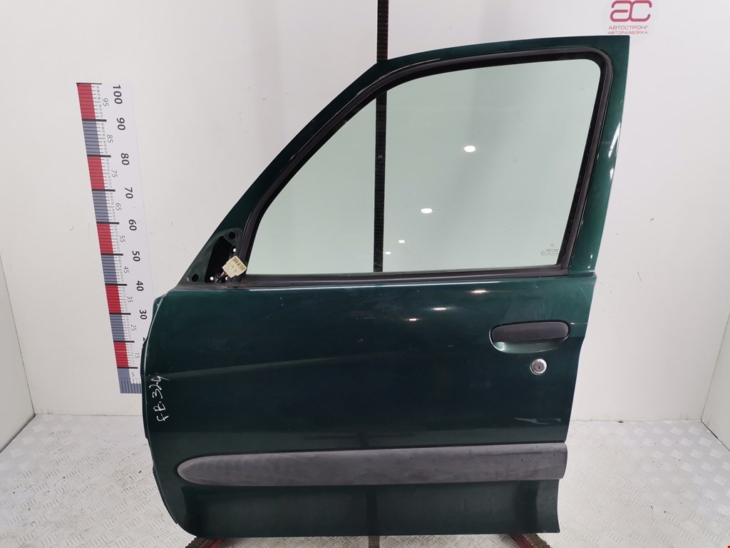 Стекло двери передней левой Citroen Xsara Picasso (1999-2012)