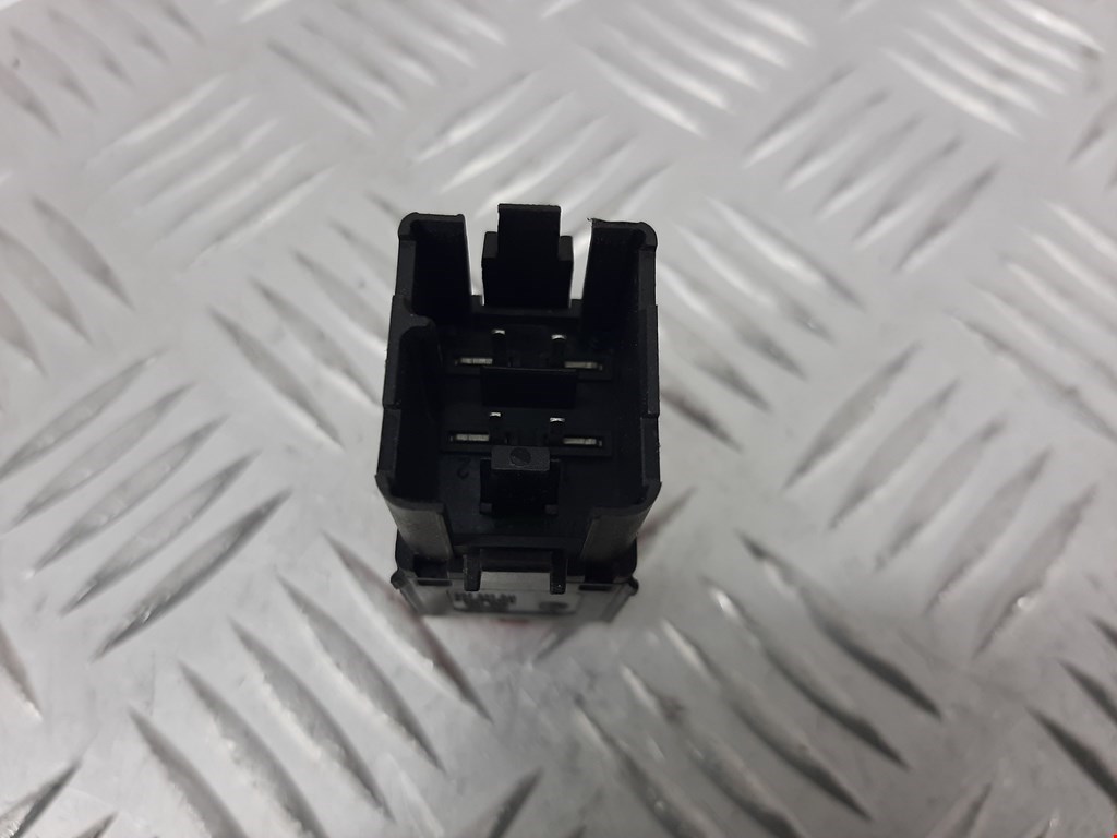 Кнопка аварийной сигнализации (аварийки) VOLKSWAGEN Golf V 2003-2009