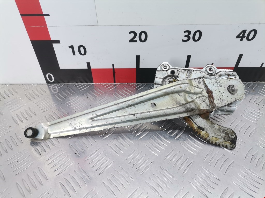 Стеклоподъемник задний правый TOYOTA Yaris Verso 1999-2006