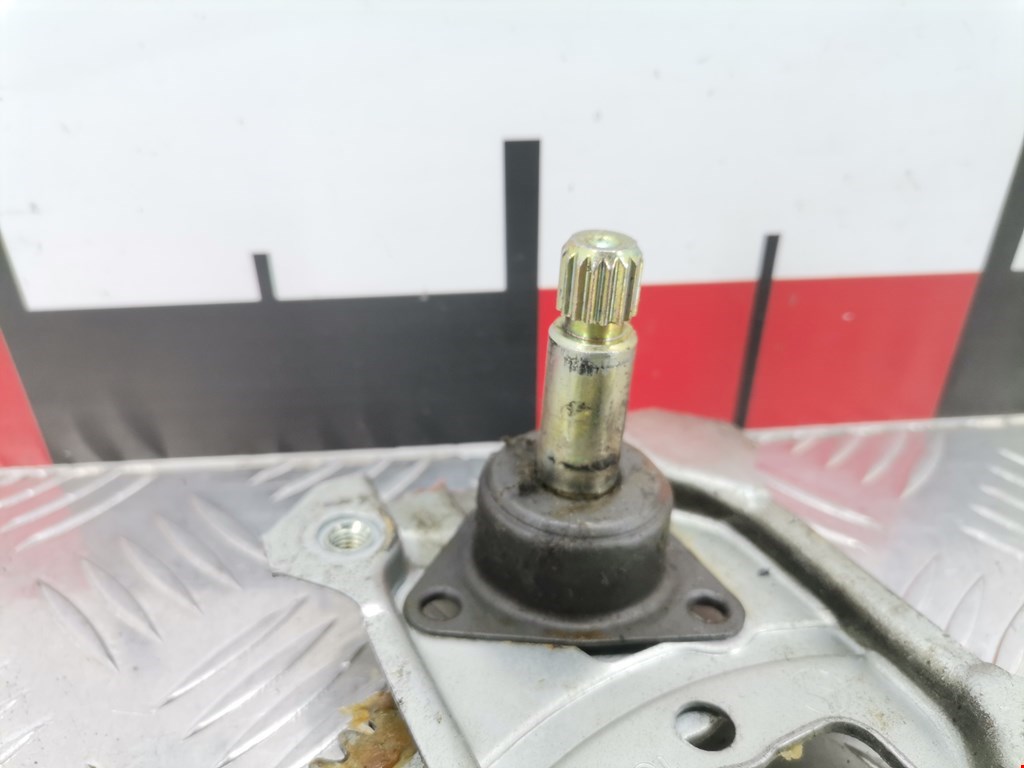 Стеклоподъемник задний правый TOYOTA Yaris Verso 1999-2006