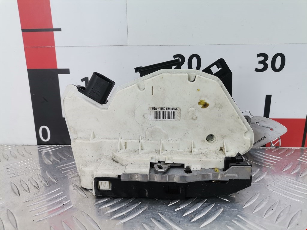 Замок двери задней правой VOLKSWAGEN Passat CC 2008-2017