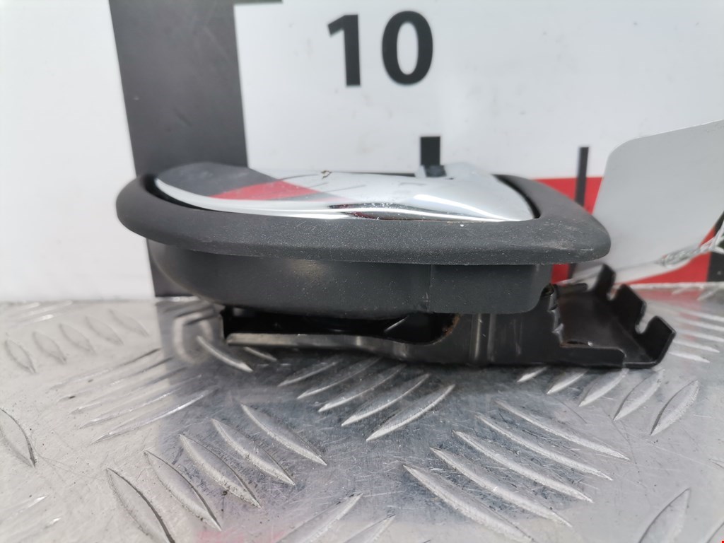 Ручка дверная передняя внутренняя правая HYUNDAI Santa Fe SM/ Classic 2000-2012