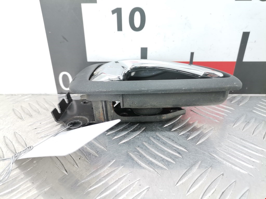 Ручка дверная передняя внутренняя правая HYUNDAI Santa Fe SM/ Classic 2000-2012