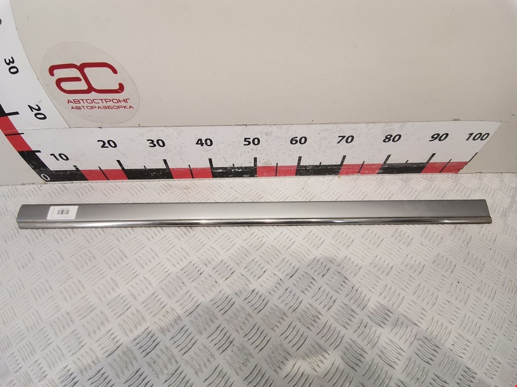 Накладка декоративная (молдинг) двери передней левой Mercedes C-Class (W202) (1993-2001)