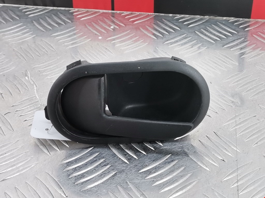 Ручка дверная передняя внутренняя левая FORD Fiesta 2001-2008