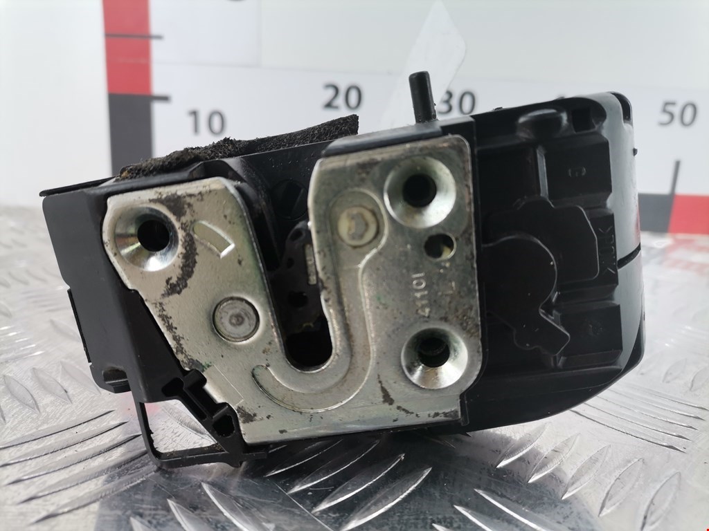 Замок двери задней левой NISSAN Navara III D40 2005-2015