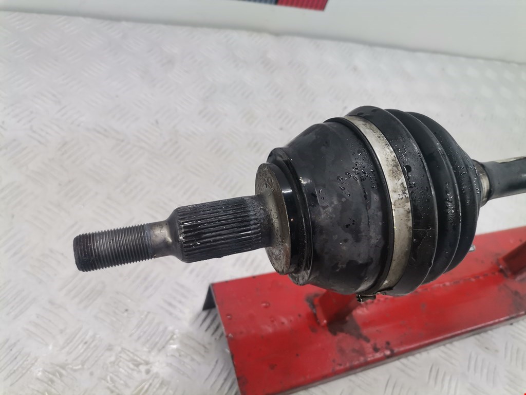 Полуось (привод, приводной вал) передняя правая VOLKSWAGEN Touareg 2002-2010