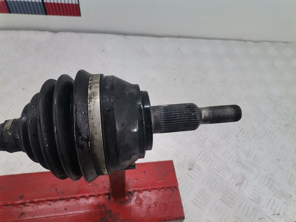 Полуось (привод, приводной вал) передняя правая VOLKSWAGEN Touareg 2002-2010