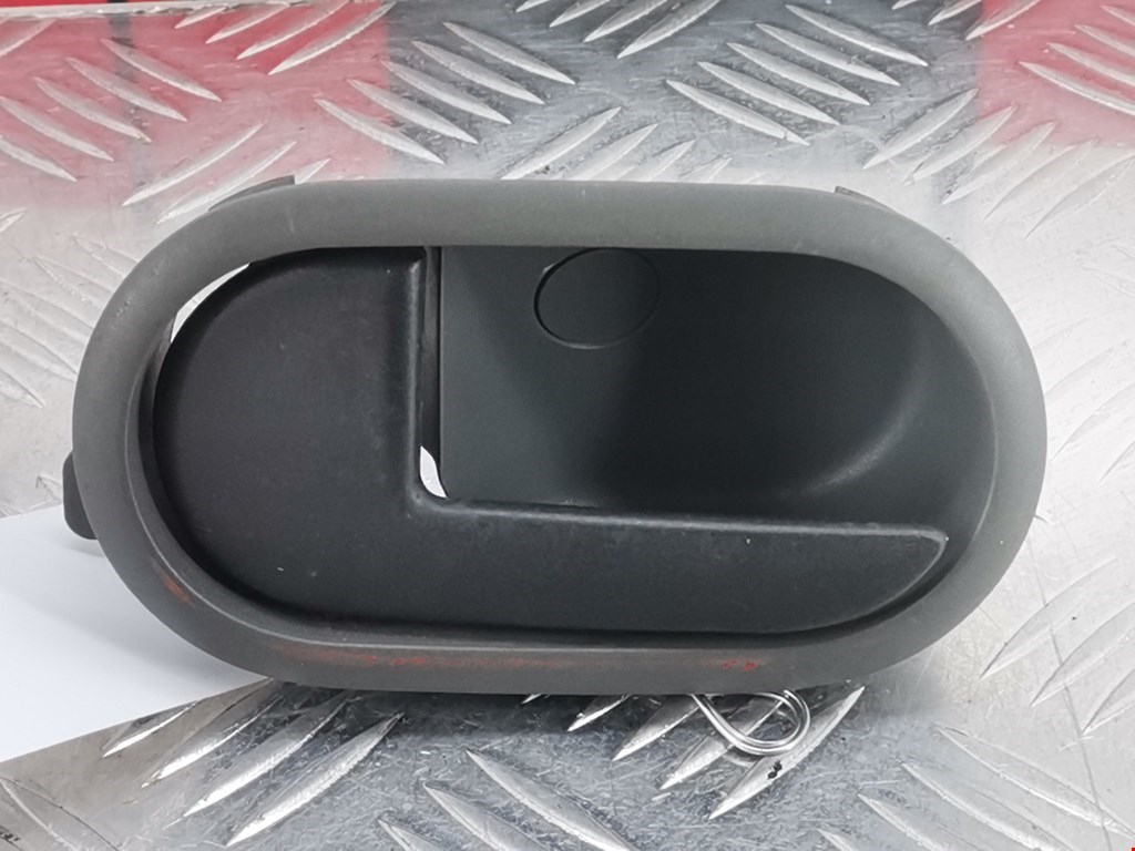 Ручка дверная передняя внутренняя левая FORD Fiesta 2001-2008